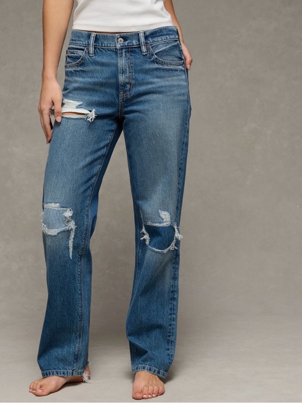 American Eagle Low-Rise Baggy Straight Jean - size 4